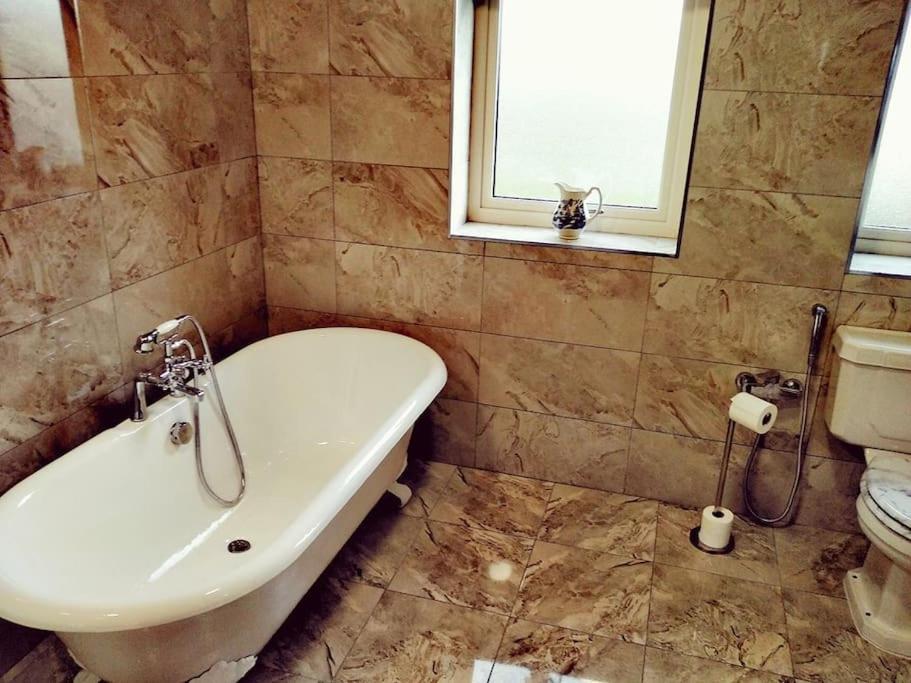 Annalee House, Knappagh Valley - 1 Hour To Airport *